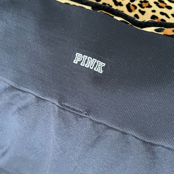 Ultimate leggings by PINK. Amazing hombre colors. - Picture 9 of 11